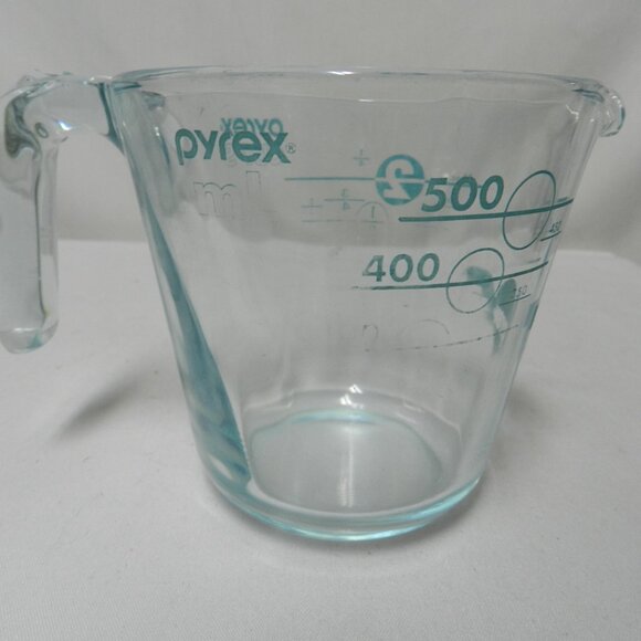 Pyrex Vintage Blue glass measuring 2 Cups 1 Pint liquid - Picture 7 of 11